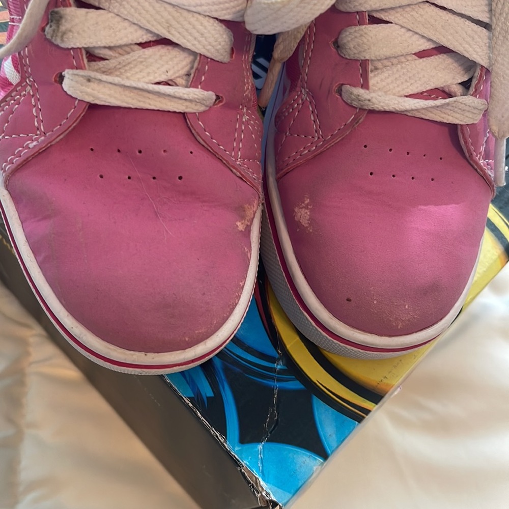 Girls Heelys - Picture 3 of 8